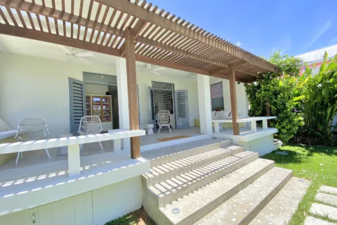 Lemonade Beachfront villa in Barbados