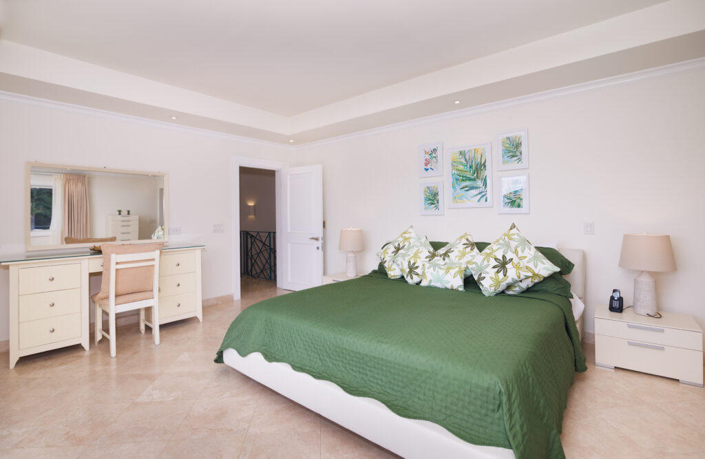 Schooner Bay 303 - (25)