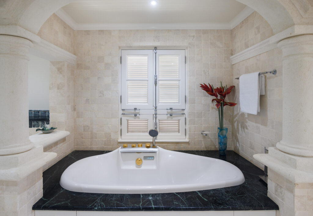 Schooner Bay 303 - (32)