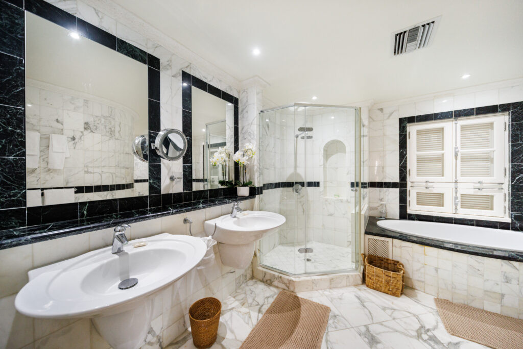 Schooner Bay 303 - (8)