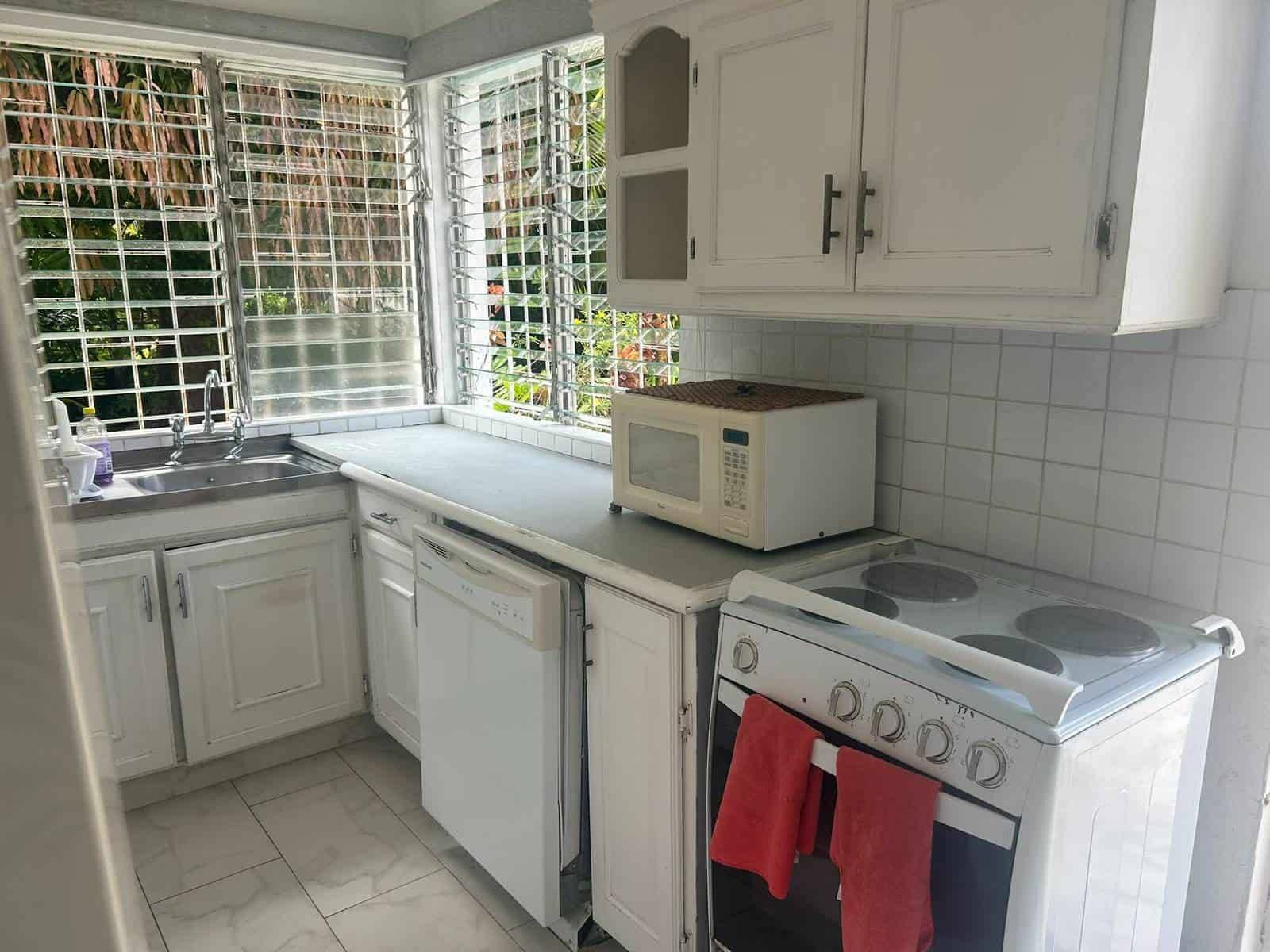 Sunset Crest, Mayhoe Avenue 212 - (7)