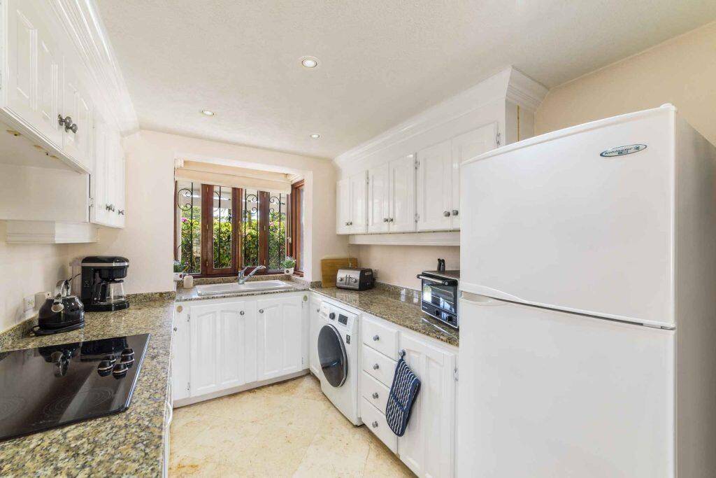 Mango Crescent 2- MG (16)
