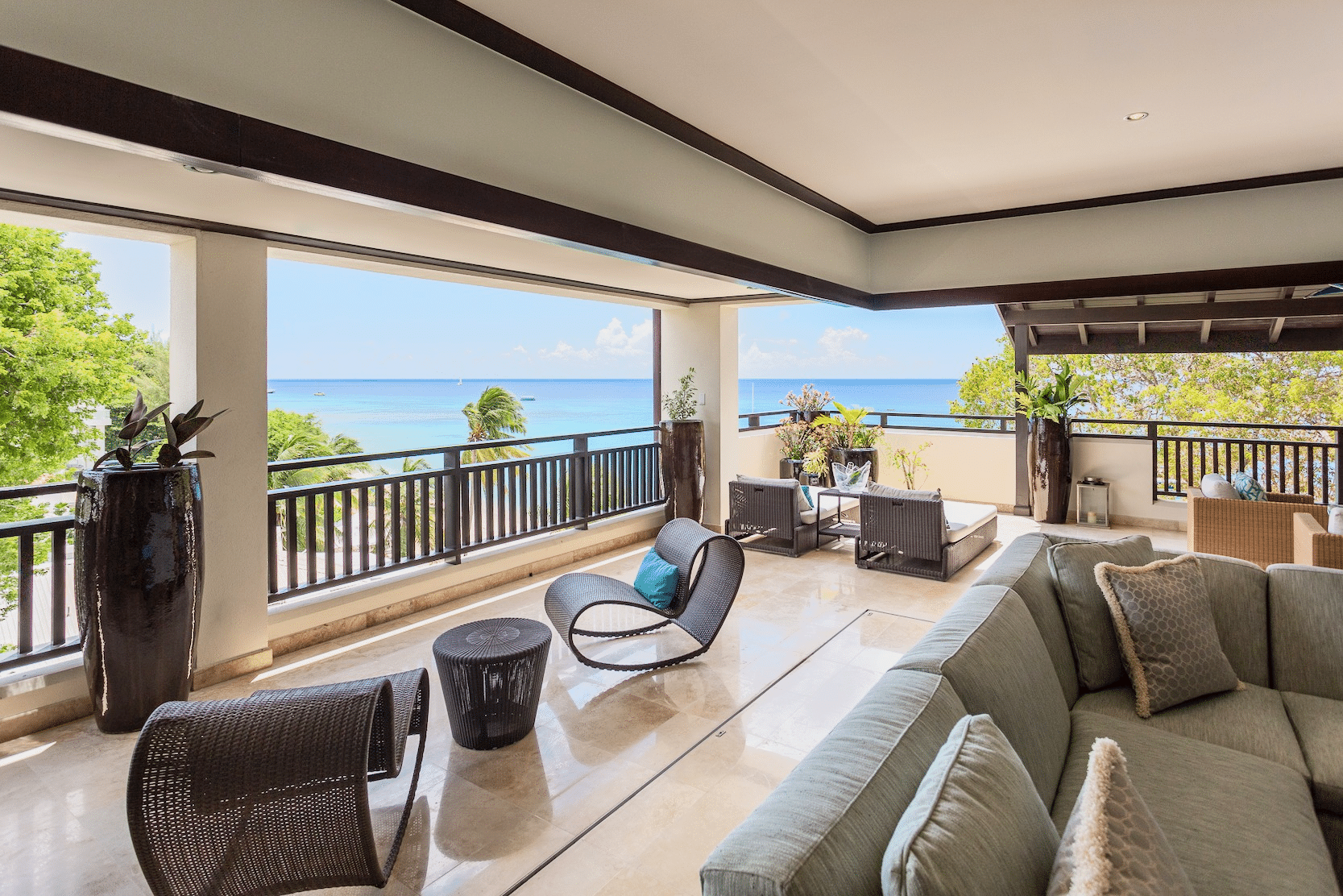 Coral Cove 14 The Penthouse- Crowsnest