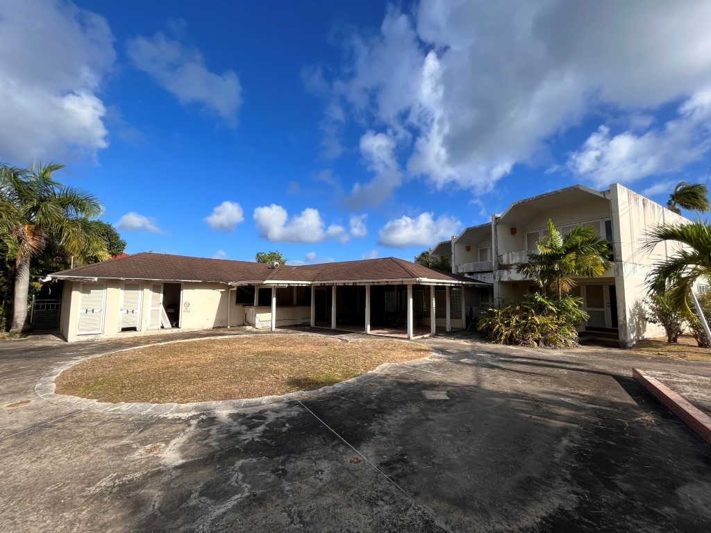 Oasis Hotel